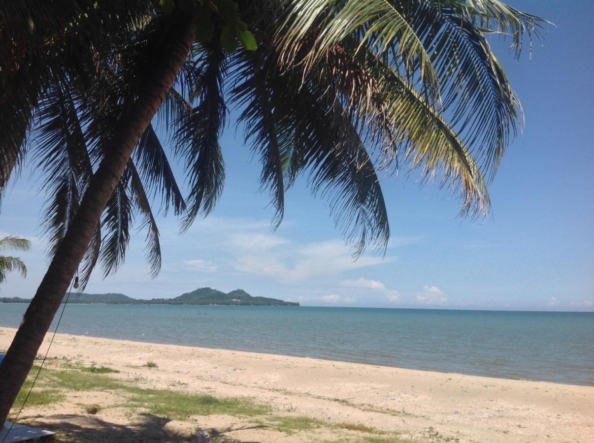 Ban Tawansongfa Hotell Lang Suan Eksteriør bilde