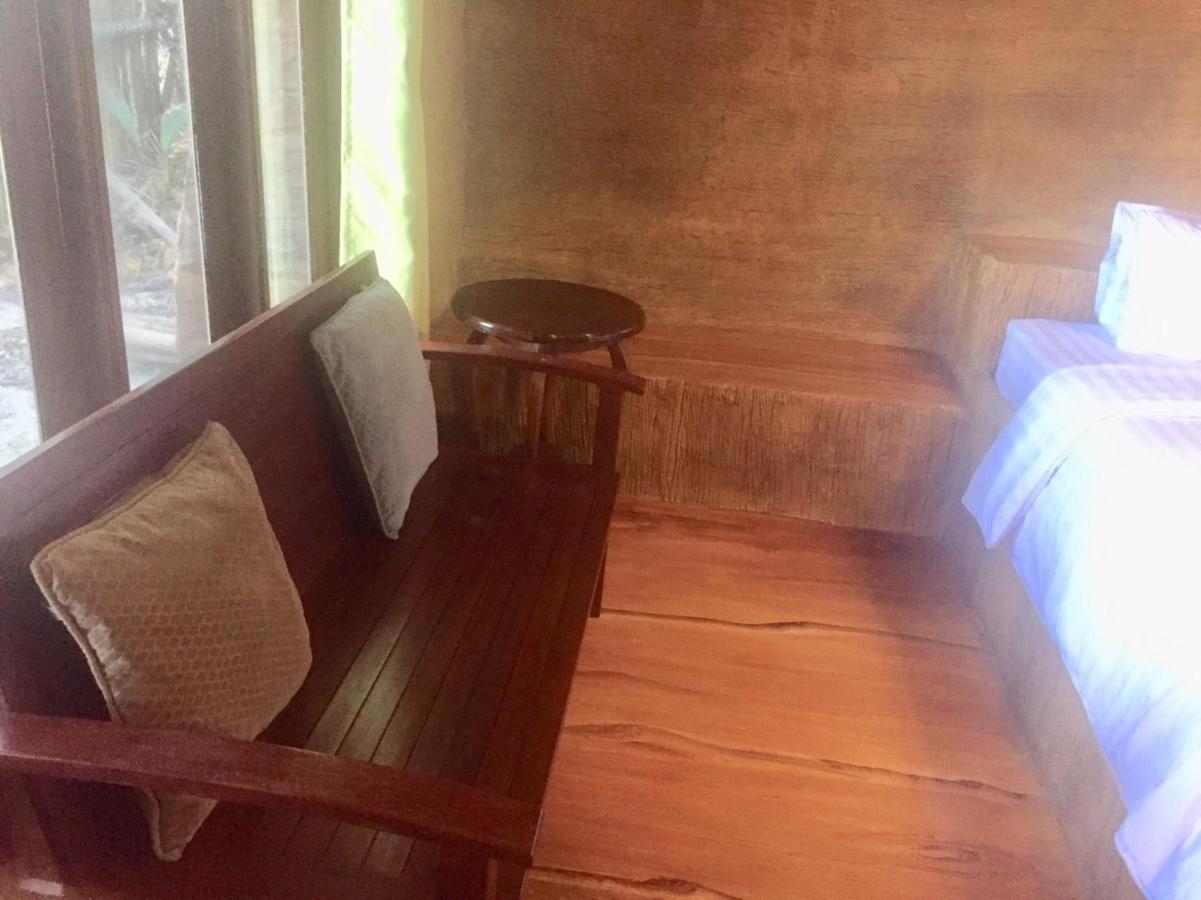 Ban Tawansongfa Hotell Lang Suan Eksteriør bilde